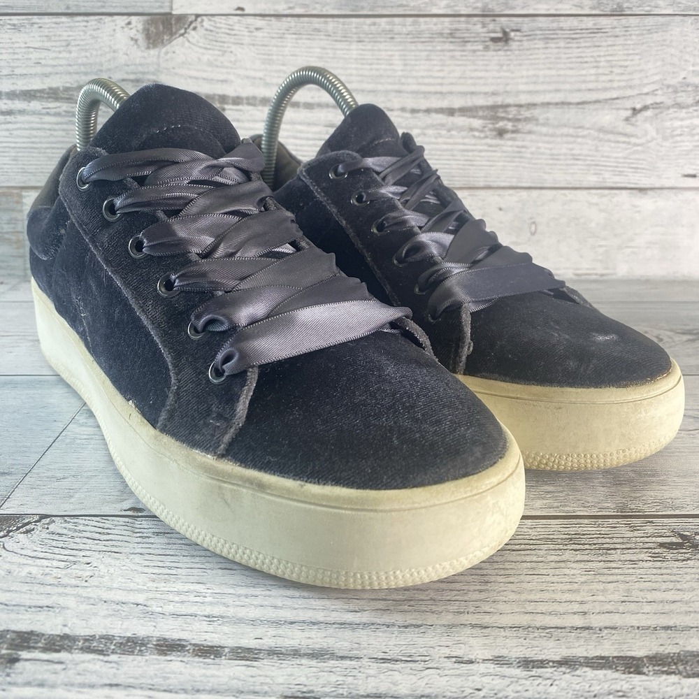 Big Buddha Shoes Womens 9 Gray Velour Velvet Sneakers Ribbon Laces Platform Boho